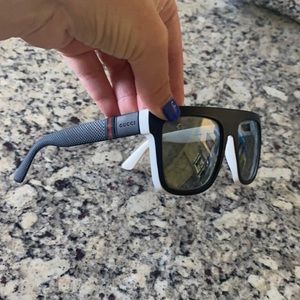 Men’s Gucci sunglasses